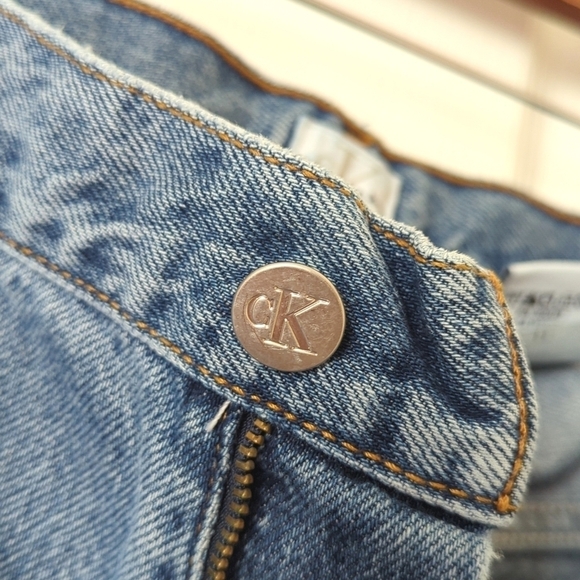 Calvin Klein 90's Vintage Medium Wash Tapered Leg Easy Fit Denim Jeans 38 x 30 - Picture 10 of 16
